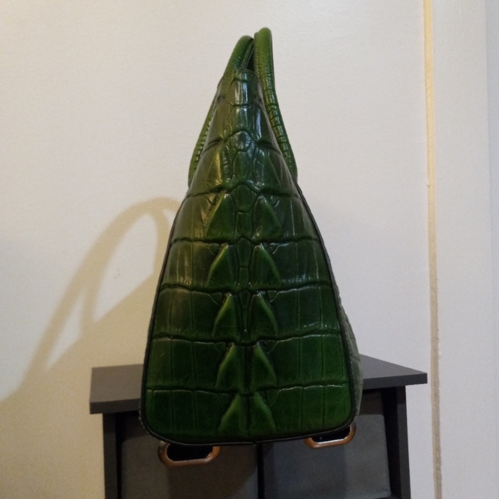 Pijushi croc embossed leather bag - Picture 9 of 15
